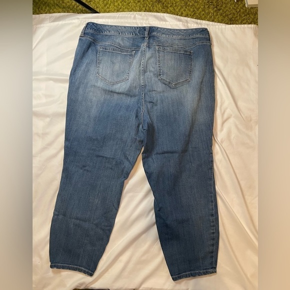 Torrid size 24R distressed blue jeans - Picture 4 of 6